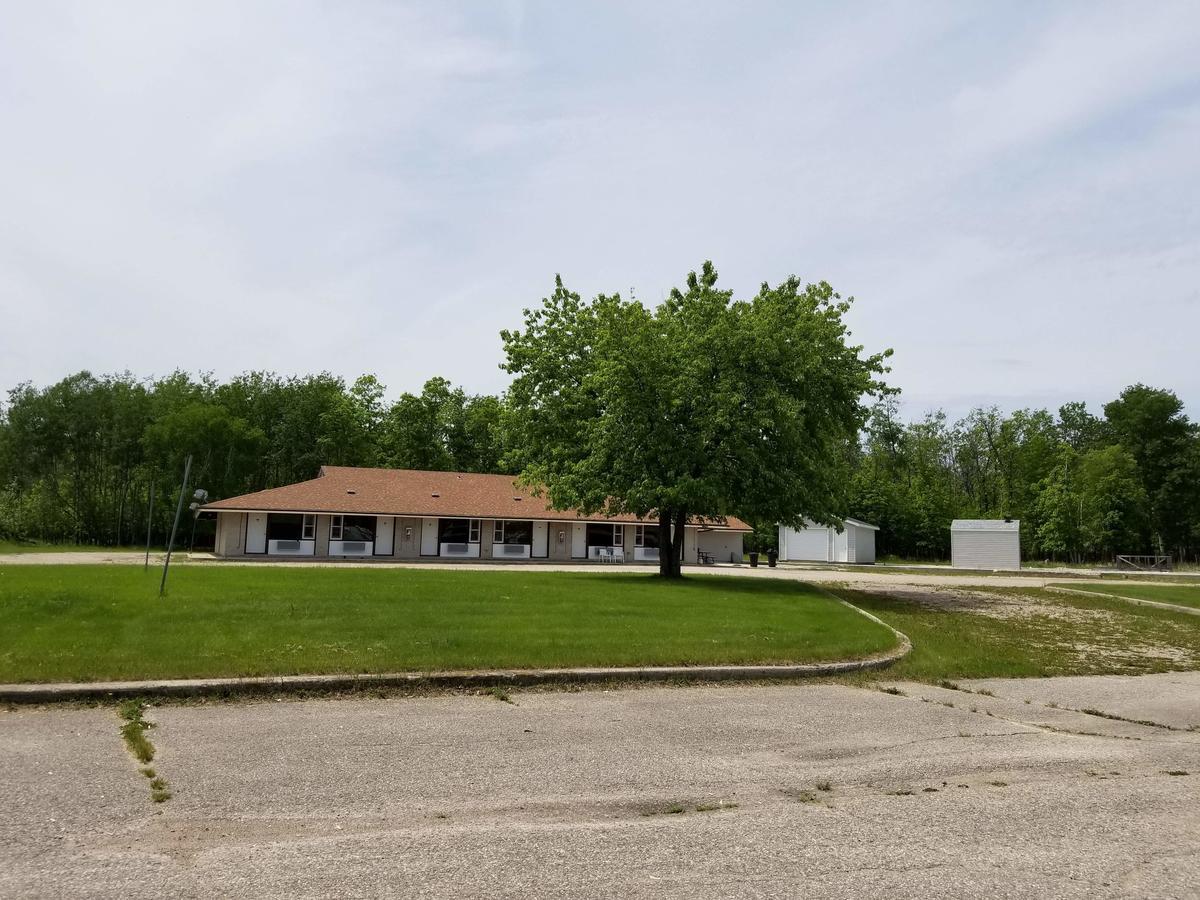 Pinawa Motel Exterior foto